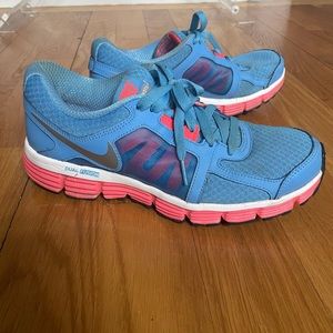 Nike Dual Fusion ST2 Womens Running Sneaker